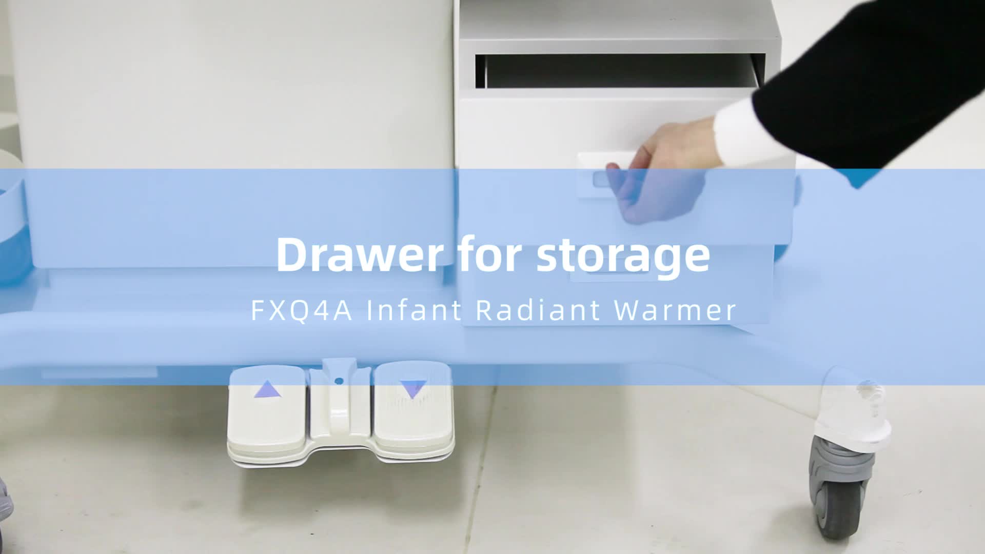 As a versatile open care system offering solutions you can depend on, the FXQ4A makes your job easier while keeping your procedures comfortable. 