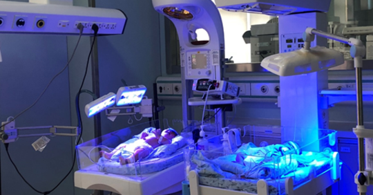 Neonatal radiant warmer refers to nursing and warming equipment dedicated to newborns, premature infants, critically ill infants, and frail infants. It is equipped with an infrared radiation device to provide continuous warmth to the baby and limit the metabolism rate. 