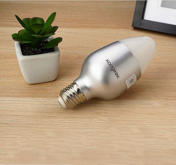 With Apple HomeKit technology, you can control connected light bulbs and scenes with Siri voice commands directly. Why not try Koogeek Wi-Fi Enabled Smart LED Light Bulb?