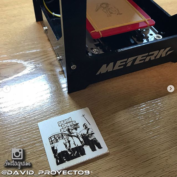 #Meterk 1500mW Mini DIY Wireless Bluetooth Print Laser Engraving Machine has a built-in 6000mAh lithium battery, which provides a 4A output, can be used without cable connecting with any power.