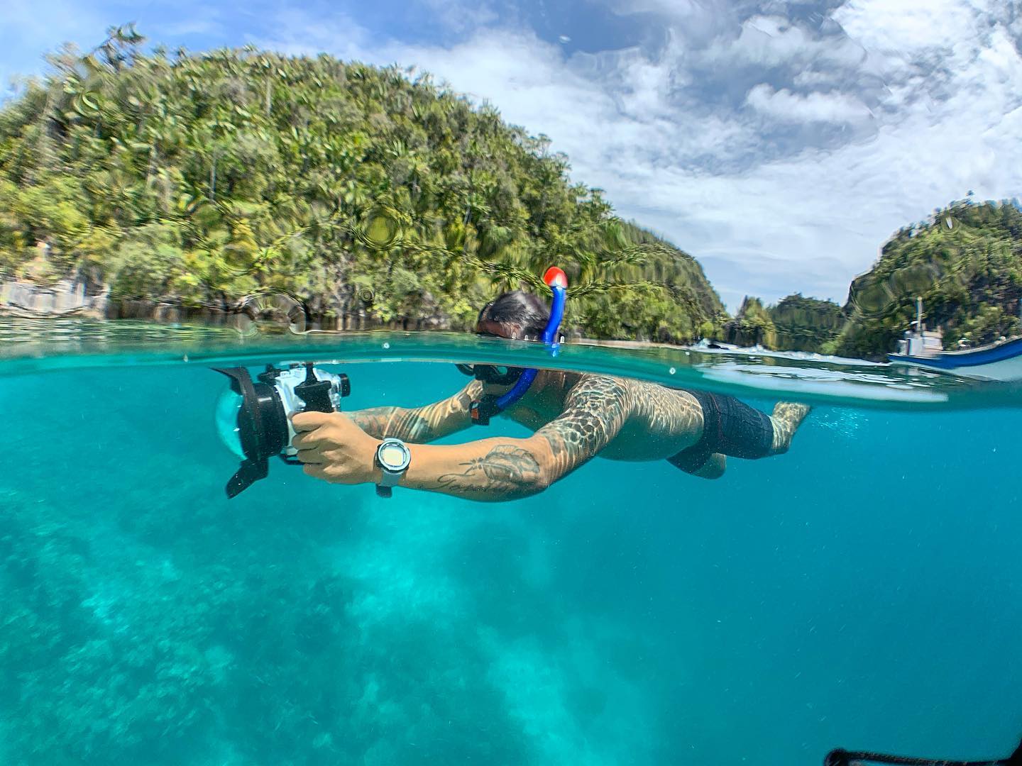 Snorkeling with Sony a6000 camera.