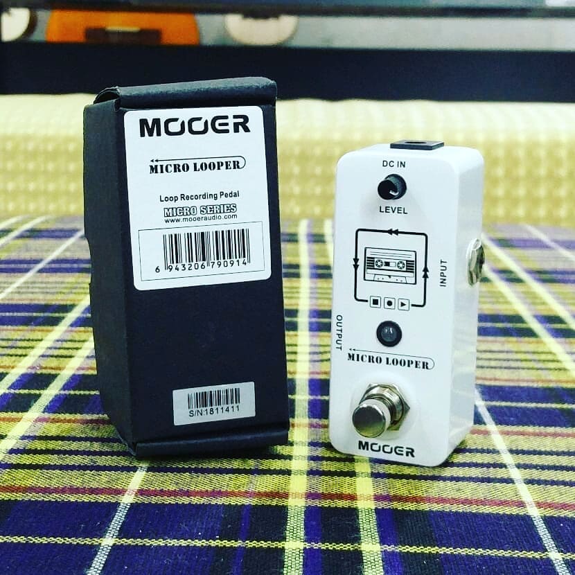 We really like your table cloth. 😅 #microlooper #mooeraudio #micropedal #guitar #effects #pedals #jam #practice #looper #guitarra #dealer Pedal loop @mooeraudio Micro Looper em stock....