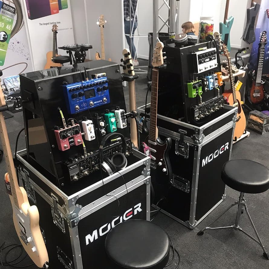 Thanks to @karlgolden and everyone who attended and got their hands on some MOOER gear! #mooeraudio #GE300 #multieffects #synth #ampmodelling #guitar #effects #pedals #guitarra #preamplive #stompboxes #digital 