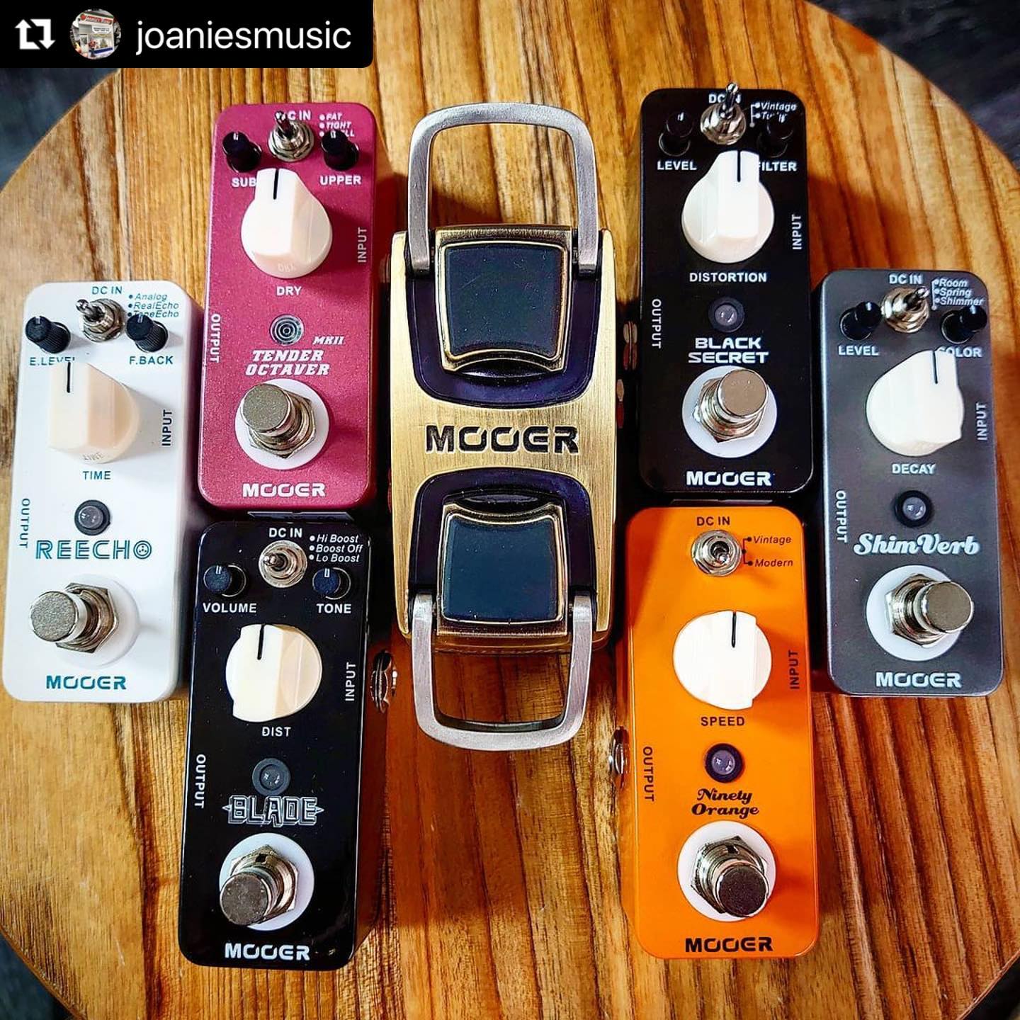 Cool pic from a cool Mooer dealer 😎 👏👏👏 #Repost @joaniesmusic with @make_repost...