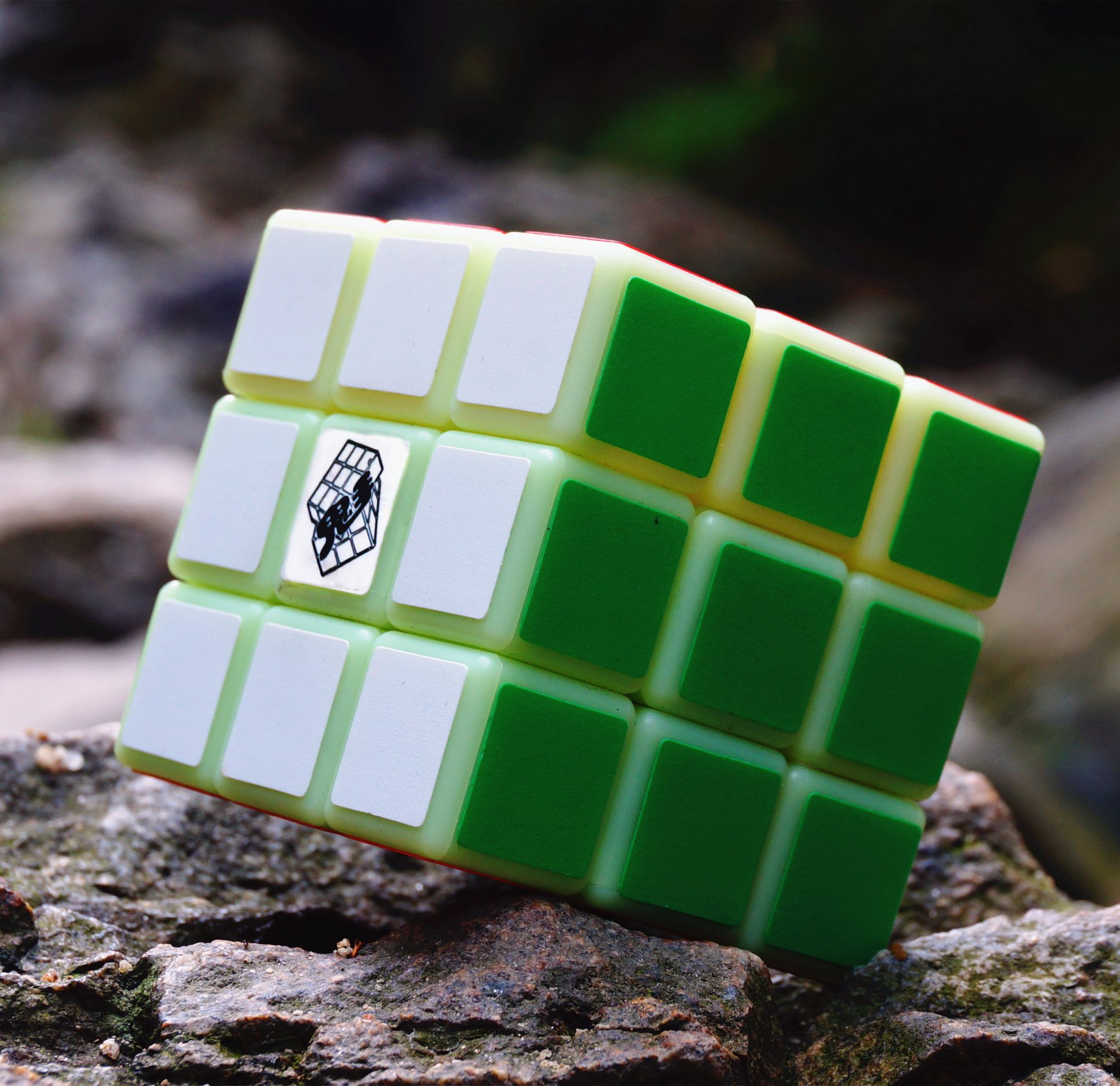 Magicyoyo Glow in Dark Cube.