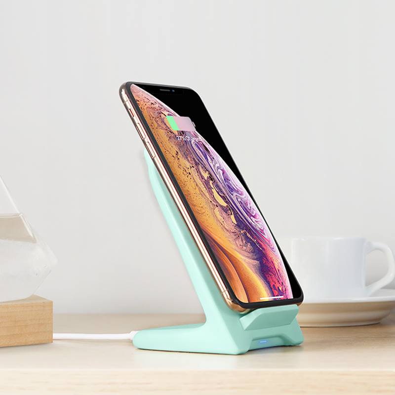 Have you seen our newest wireless charger? The Kitty wireless charging stand is what you’ve been missing in your life! 