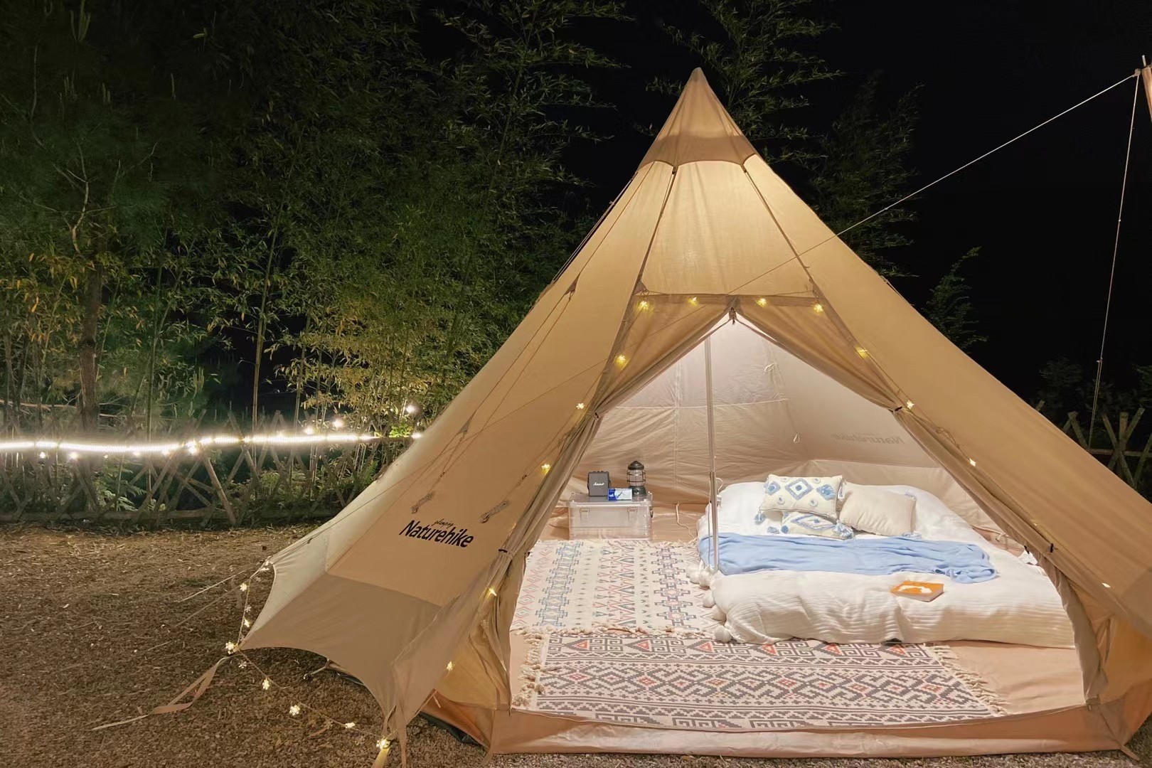 Glamping style