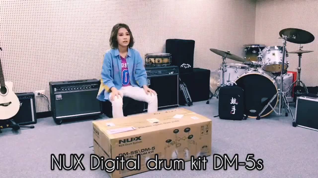 Our pretty endorser 陳曼青VelaBlue shared an interesting NUX DM-5S unboxing & assembling video. Let's check it.