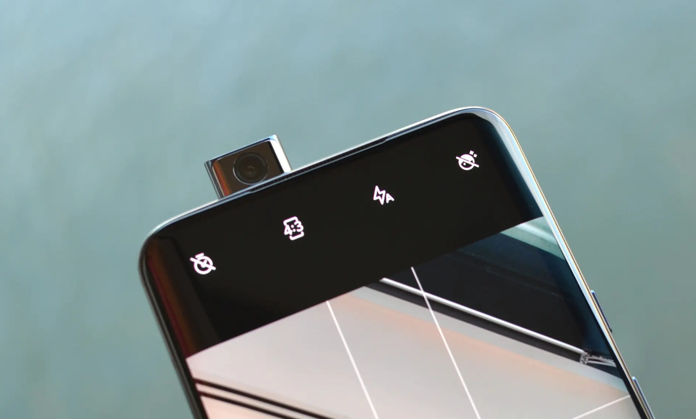 It's ⭐⭐⭐⭐⭐ for the #OnePlus7TPro from the @guardian 🤩 🌟90 Hz QHD+ AMOLED display 👀