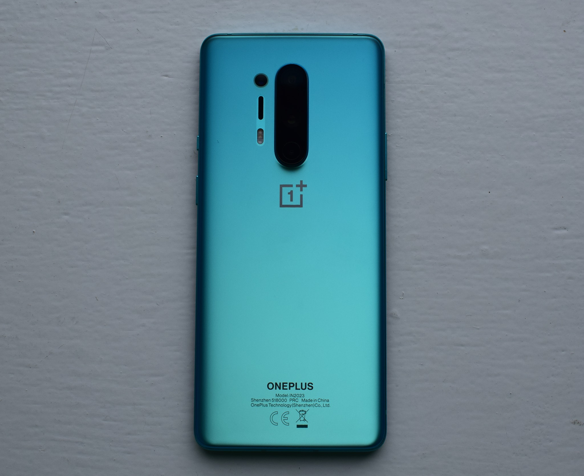 OnePlus community member @masenov1 goes deep into the #OnePlus8Pro's design details in his Lab review: 🖐️ Soft to the touch 