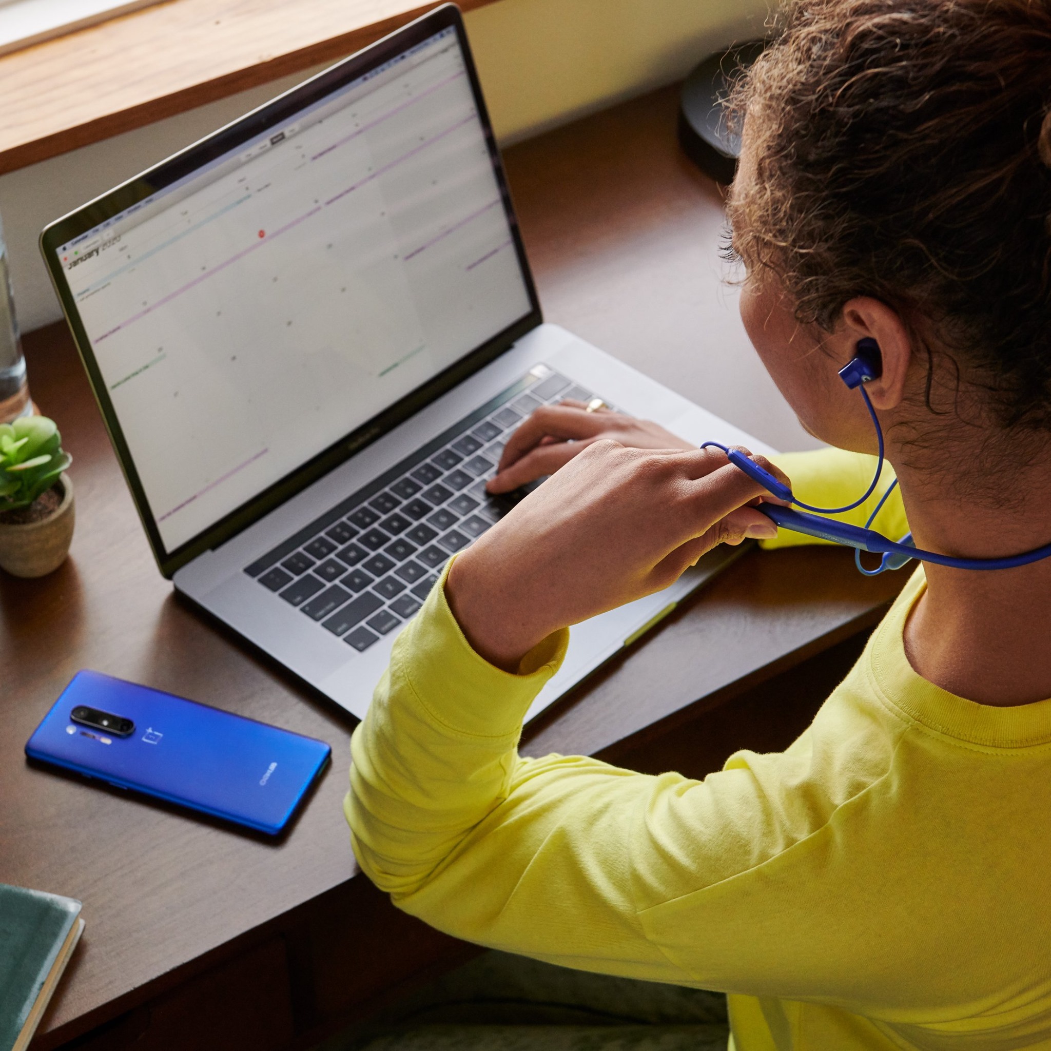 With convenient features like Quick Switch and Quick Pair, switching to your favorite music after an interminable Zoom meeting has never been this easy. 