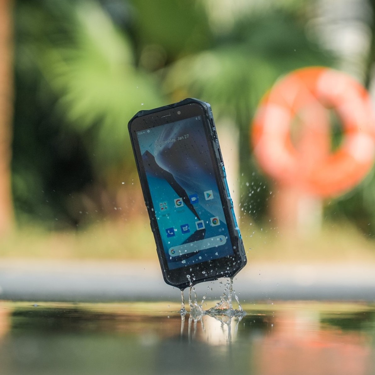 #OukitelWP12 is built to be protected against water, dust and high temperature 💪