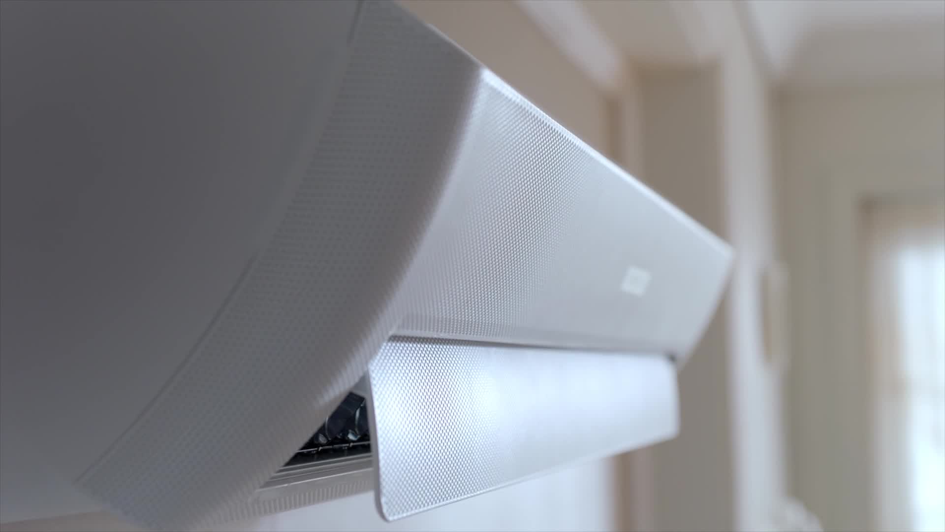 【Samsung 全球首創 Wind-Free™ 『無風』掛牆式冷氣機】