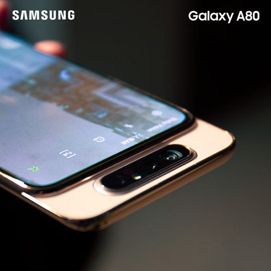 鏡頭都可以彈出彈入？Galaxy A80創新旋轉三鏡頭，無論前鏡定後鏡，都一樣配備4800萬像素鏡頭，用嚟影靚景同自拍一樣咁高質！ Galaxy A80超矚目功能：