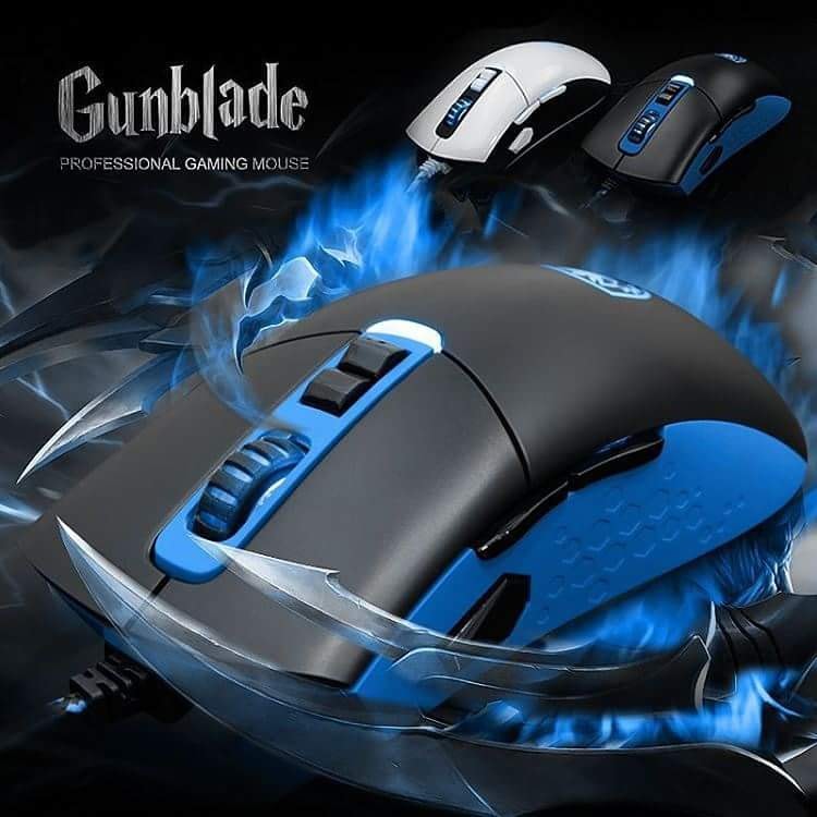 Shoot and cut the momentum of your opponents with the Gunblade and let the agility it provides power your way to victory! 🖱Ultra comfortable ergonomic shape