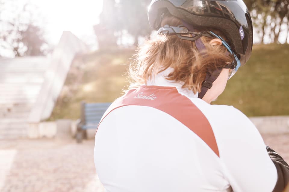 Riding out and feeling the sun, the wind and the nature. Strangely, the winter coldness doesn't exist at all. Maybe the riding on pedals gains the heat, or the Sun melts it.