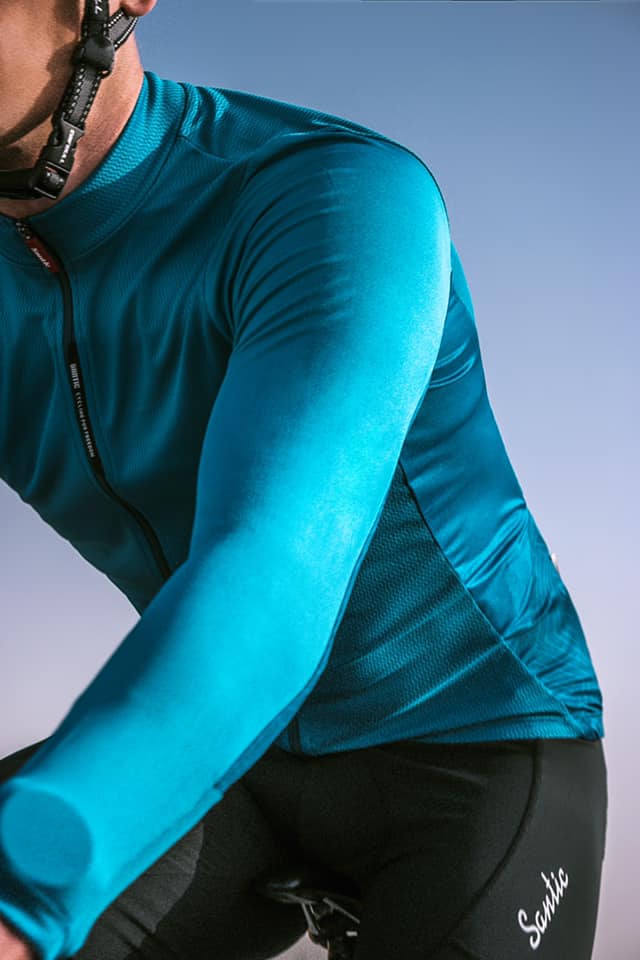 Our Universal Blue features new styles against strong sunny days. Hit the road in a burst of color with the function of fast- dry, quick wick- sweat, water proof layer in the back. 