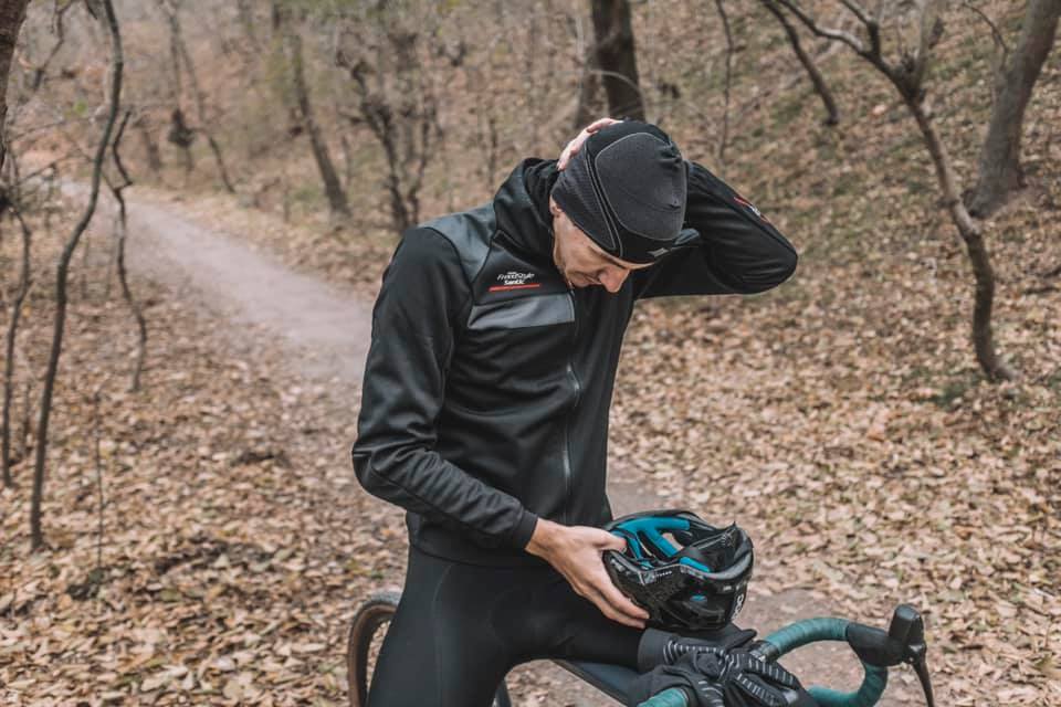 A chilly and cold morning prevents the most tough-minded person from getting up. However when you have our Men's Jacket WM8C01098 in hand, the cold feeling won't be a thing to be afraid of.