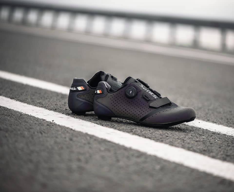 Looking for the new road shoes？ How about checking ours👏👏👏.  #santic