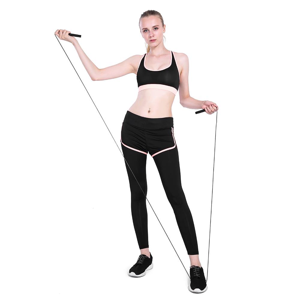 TOMSHOO 10 Feet Adjustable Speed Lightweight Jump Rope is easy to install by the ingenious metal grip.