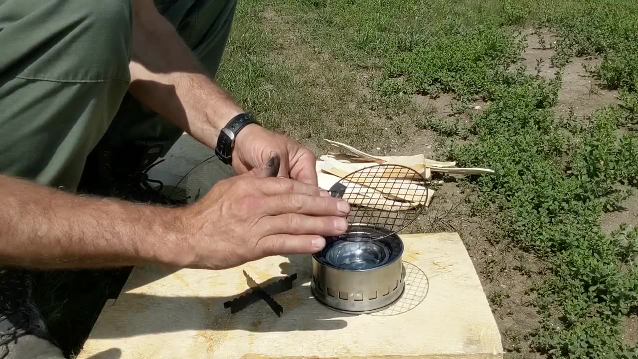 BBQ, boiled water, fried meat.