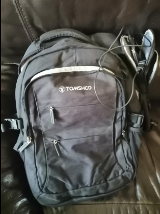 #TOMSHOO Business Anti Theft Shockproof Laptop Backpack has nice hinges and a good fabric, it protects the tablet and the various electronic devices well. 