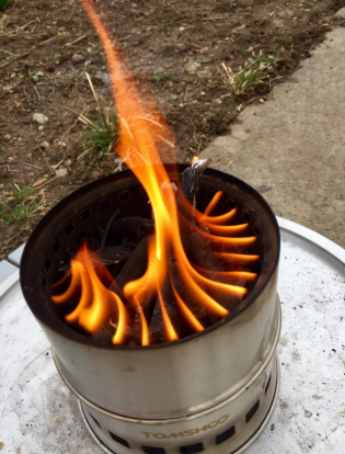 If you do n’t have time to camp, you can light the wood in the backyard with#TOMSHOO Portable Folding Windproof Stainless Steel Stove: 