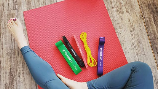 5pcs exercise bands with different colors, each is clearly marked with weight indication for different tension range. Use single band or combine more bands to perform challenging motion strength