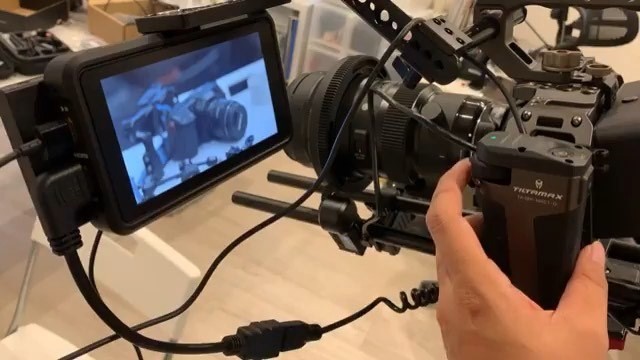 I got the Tilta Nucleus-nano Focus Handgrip for BMPCC4K! It’s quite easy to set up and really compact. 