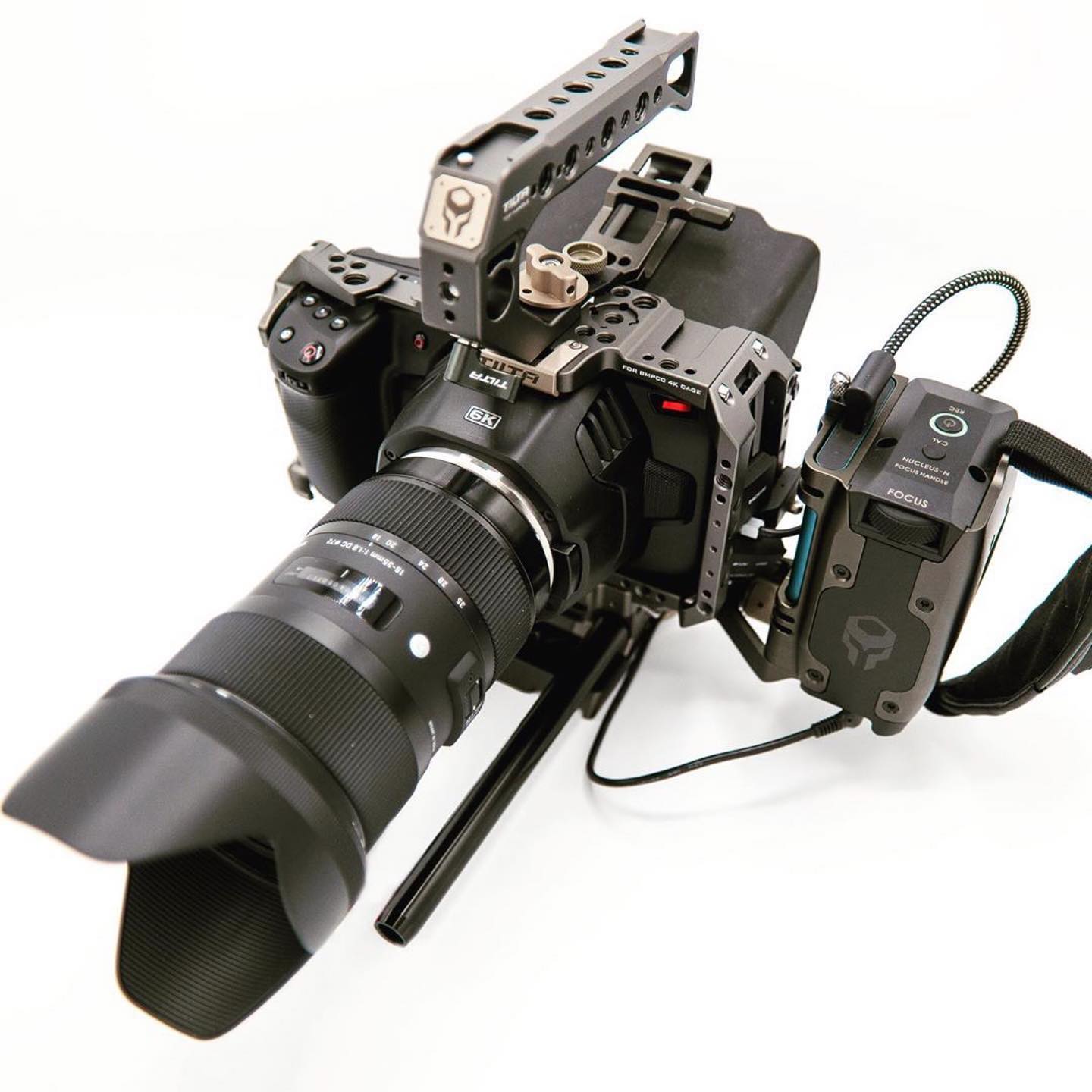 Blackmagic Pocket Cinema Camera 6K met Tilta Advanced Cage with Sigma 18-35 F1.8 zoom lens.