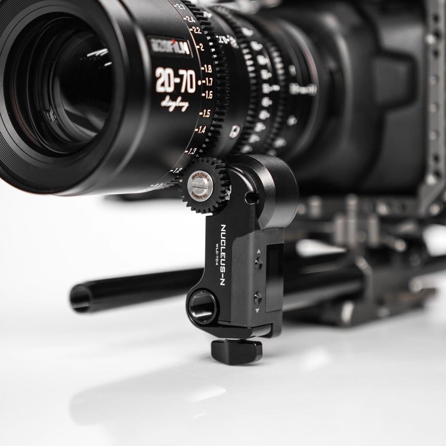 The Tilta Nucleus-N is a wireless follow focus system specially designed for use on handheld glimbals and with all DSLR, mirrorless and cine-style lens systems.⁠