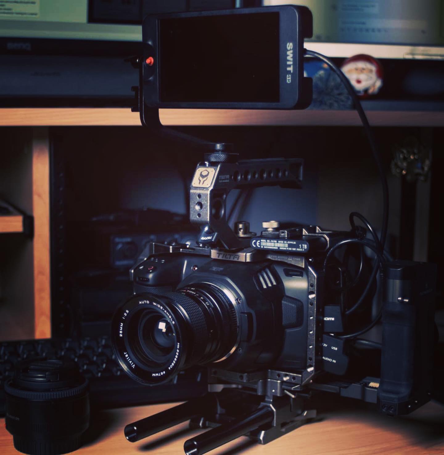 I absolutely love this Tactical Armour Camera Cage from @tiltamax. Mounting my @swit_global monitor on top of the #bmpcc6k means I'm ready to shoot straight away. Although I've got some things to film whilst I'm stuck indoors, I can't wait to get it out and about.