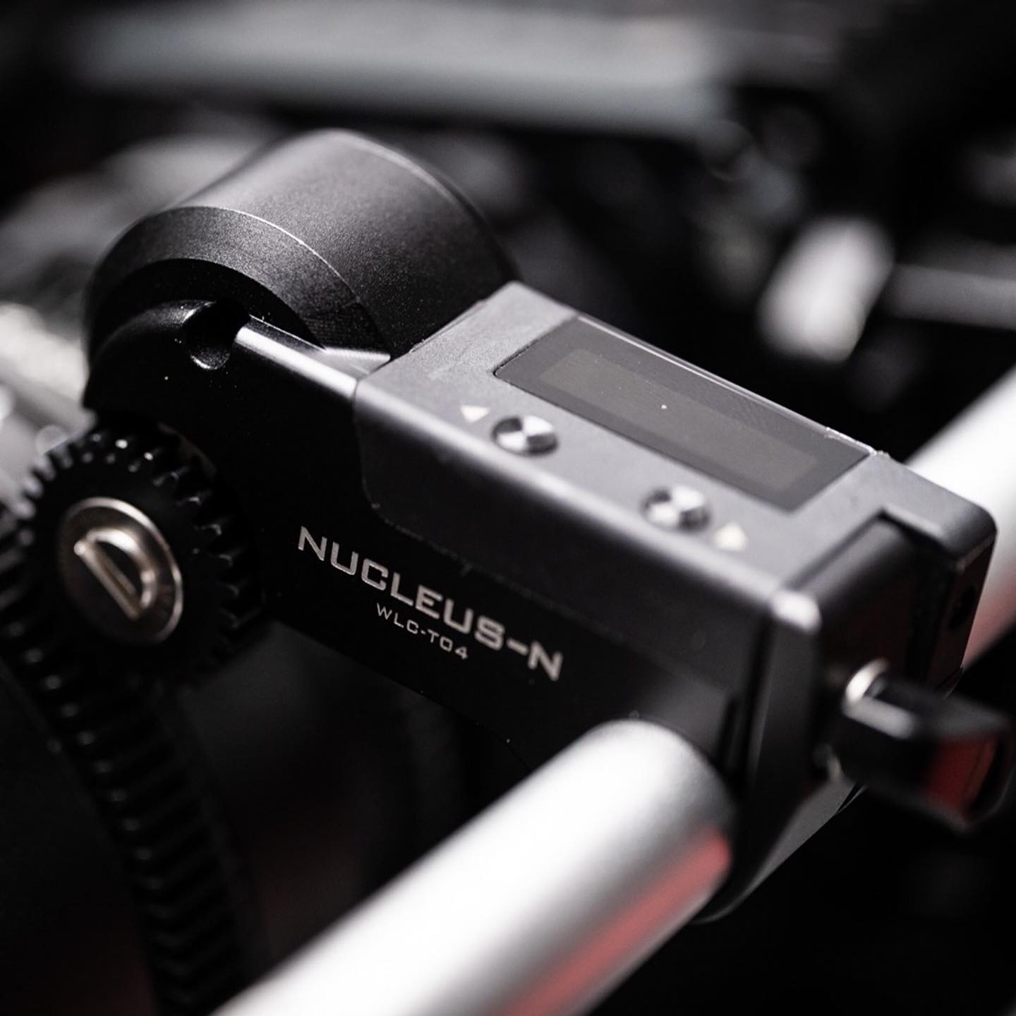 One question I often receive is how I pull focus when I'm using the car rig. At the moment, I'm using the Tilta Nucleus Nano. It's a great lightweight and affordable solution.⁠