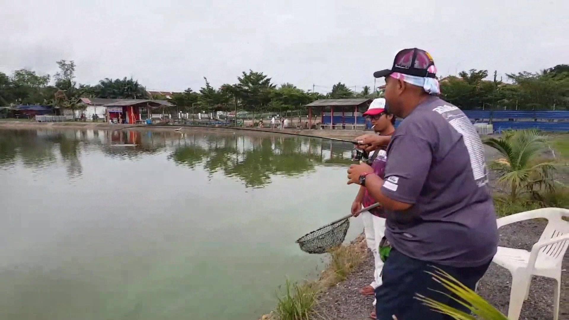 Freshwater Barra lain pujukan, lain pula permainannya. Apepun kepercayaan terhadap produk yg dibawa dan kesabaran adalah kunci kejayaan utama. Along Shah Din Rm maaf bykkkkkkkkkkkkkkk2 sbb Pos Laju buat hal. Pos Laju dah boleh tukar nama yee Pos Lembab. Rod: Truniloya Dexterity 7'2  0.9-3lb Spinning Rod ...