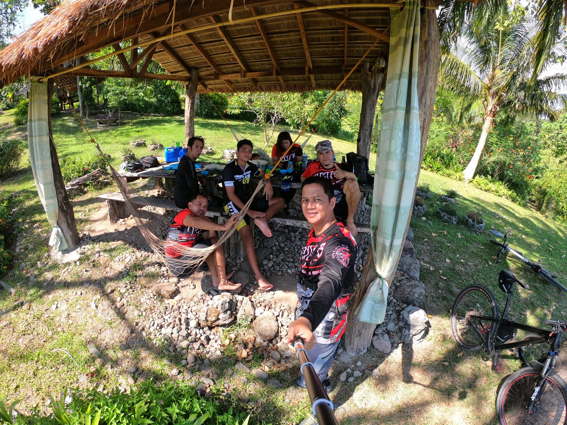 Groupie with the gang! BZ Mont Bikers Haven in Subic. Photo taken using GPH7 and Telesin Extendable Monopod - www.tomtop.com Share us your memorable #teledventure moments at info@telesinphilippines.com for the opportunity to be featured and get a free voucher! Check our products here...