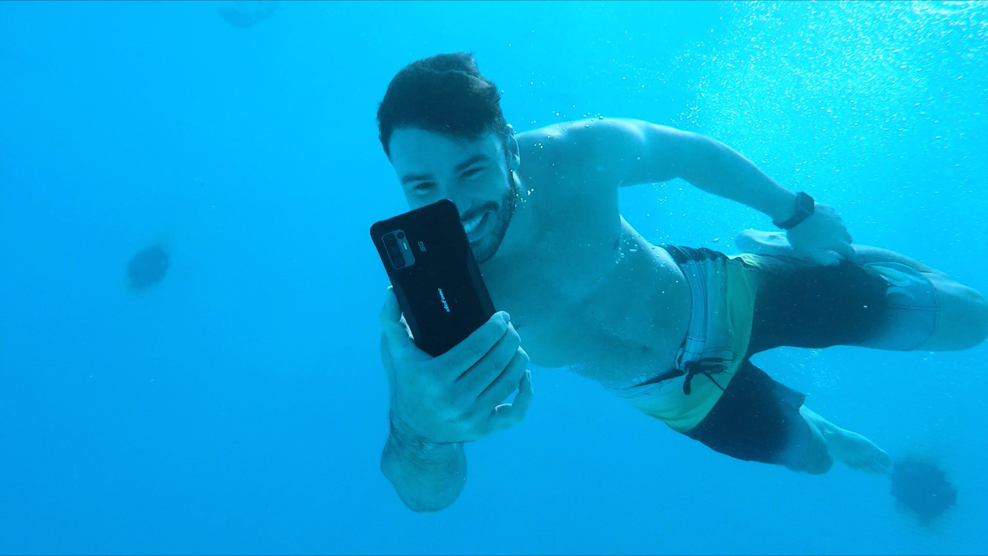 Using the Underwater Camera on Ulefone Armor 10 5G. 64MP quad-camera helps get a better experience.