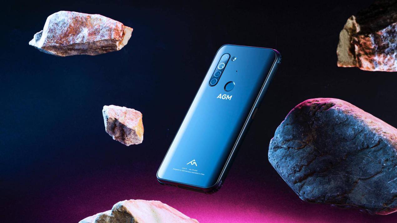 The #AGMX5 offers a vertical quad rear camera setup which includes a 48-megapixel main camera, an 8-megapixel wide-angle lens, a macro lens with 4cm focal length, and an infrared background blur camera.