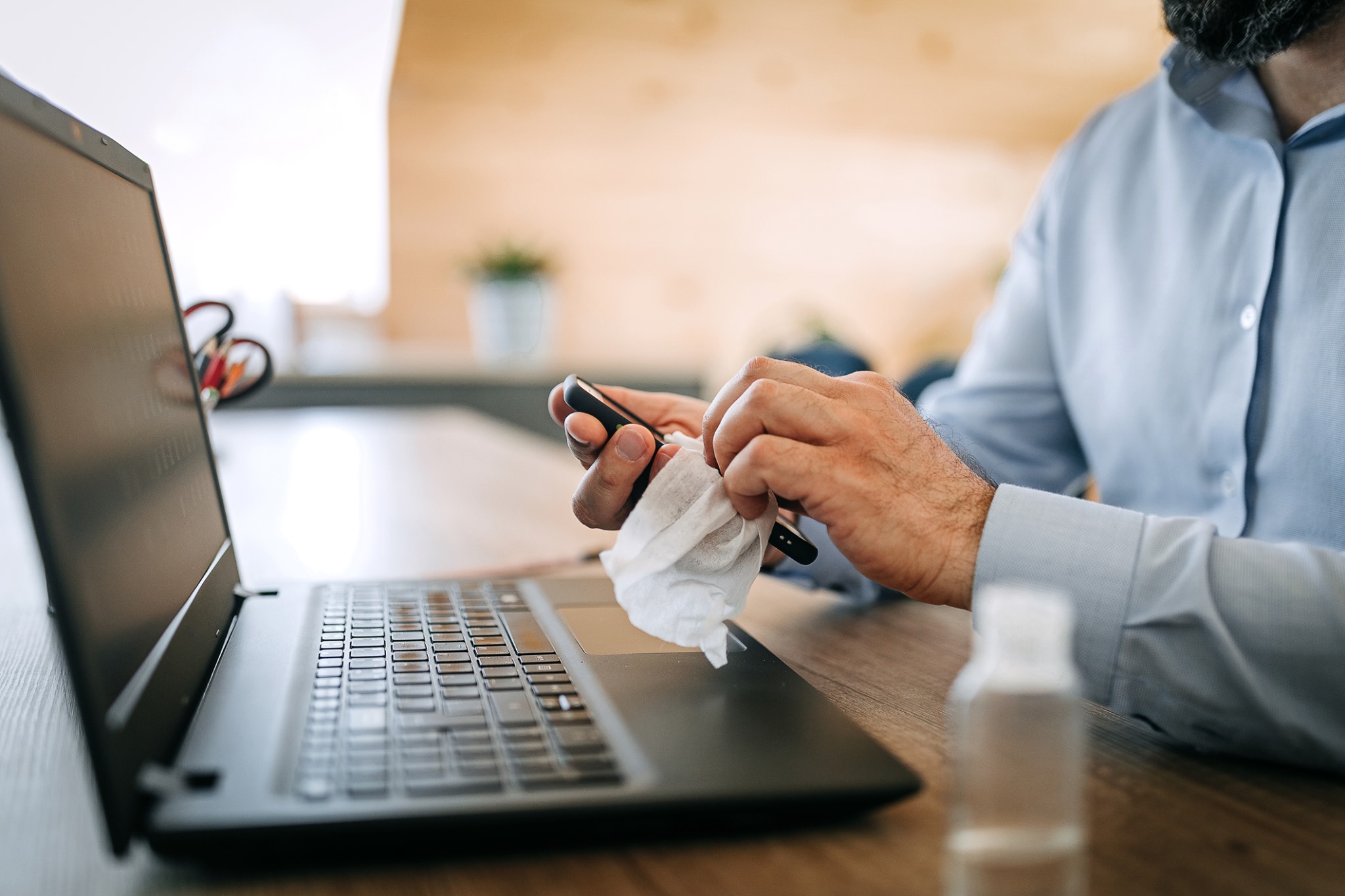 It seems like we’re all sanitizing our hands more than ever these days but don’t forget to sanitize your tech! Verbatim has a wide range of products that are water resistant, perfect for sanitizing from person to person! #TechnologyYouCanTrust