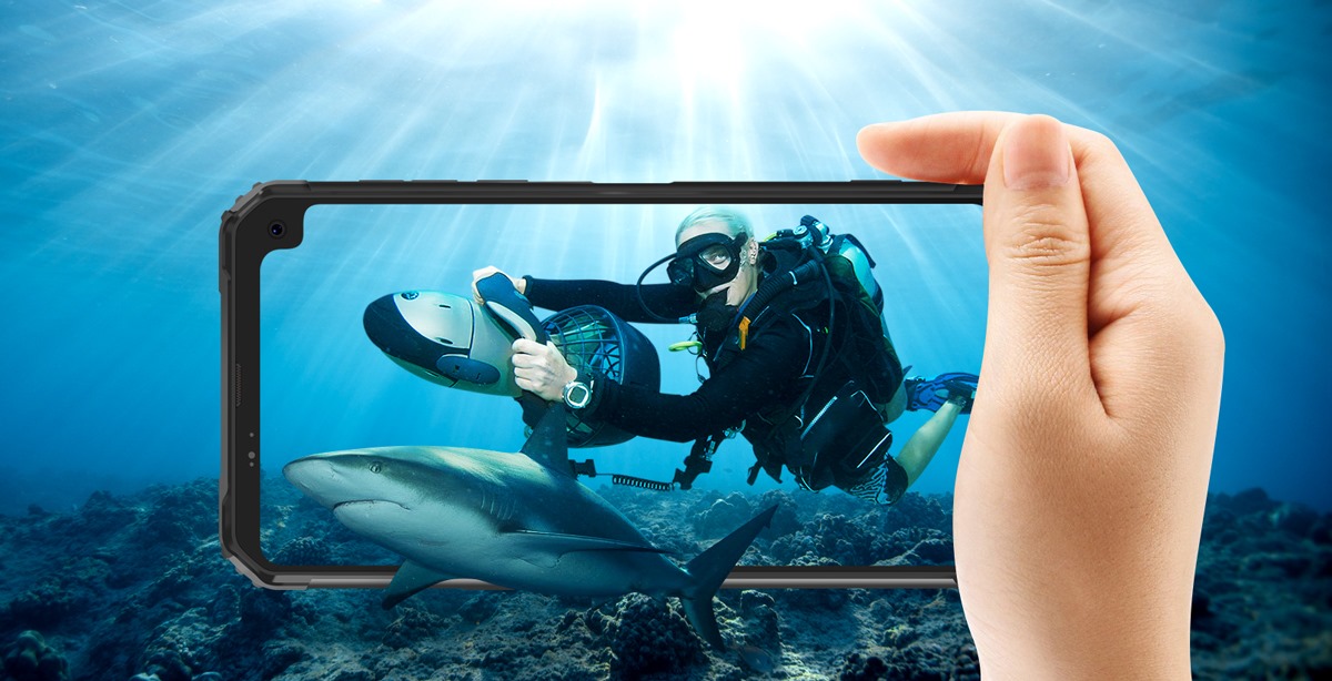 Take perfect UNDERWATER pictures with your #Blackview #BV6100. Have fun with underwater creatures!