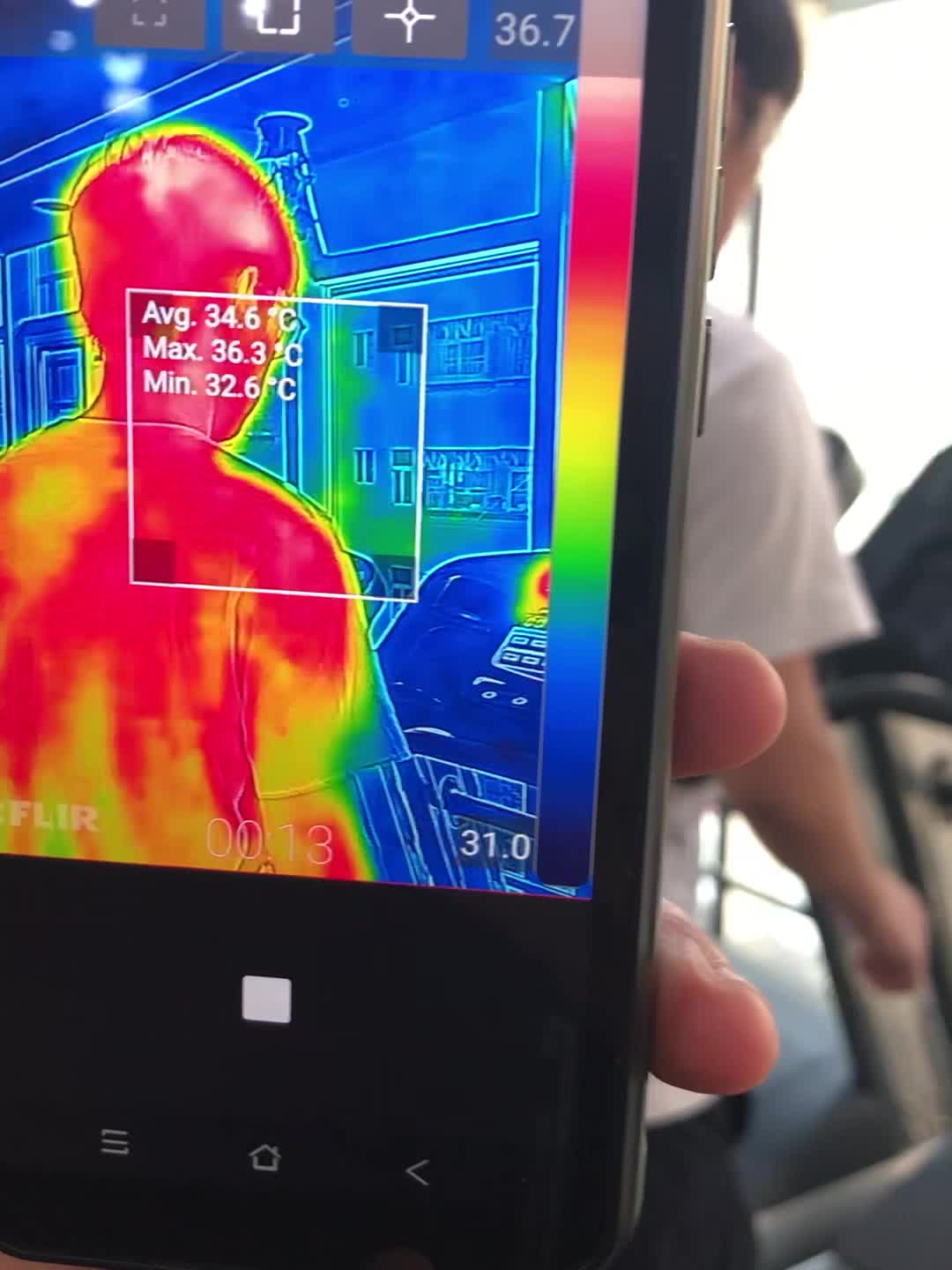 Working out makes your body temperature increase. Tracking the temperature with the thermal imaging camera of #Blackview #BV9900Pro #BV9800Pro to keep you within a safe range.  Learn more thermal imaging applications👉 www.tomtop.com