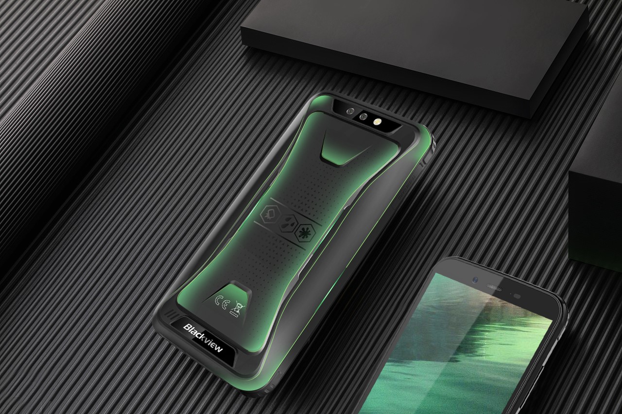 Symmetrical design of #Blackview #BV5500Plus rugged phone gives the balance in your hand. Small size has you control the device like a breeze.🍃