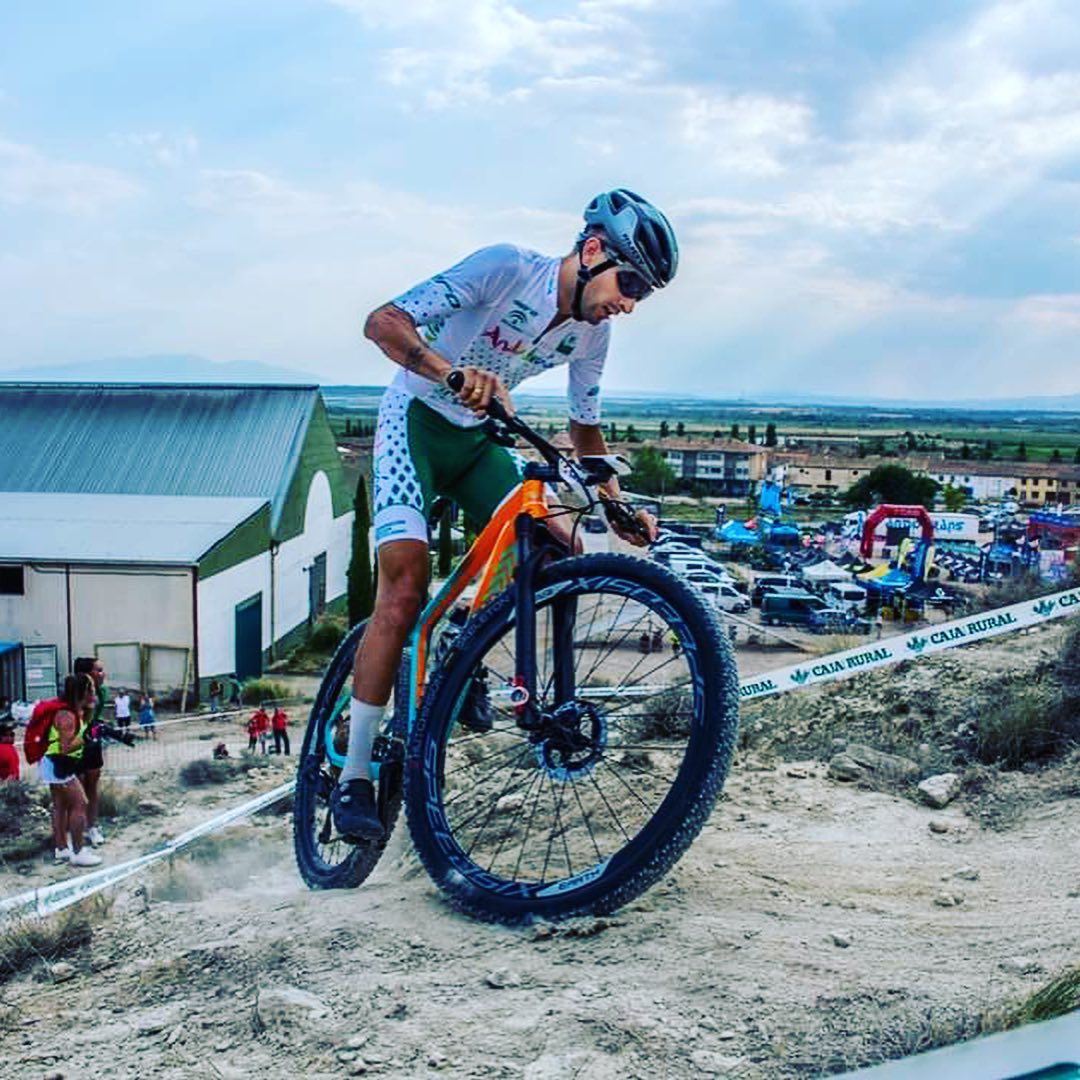 Solo en la medida de tu esfuerzo, encontrarás el valor de tu victoria 🔥🤘🏼 #wolfbike #mountainbike #cyclinglife #ingravity #spain #esfuerzo #andalucia #xco #mtb 