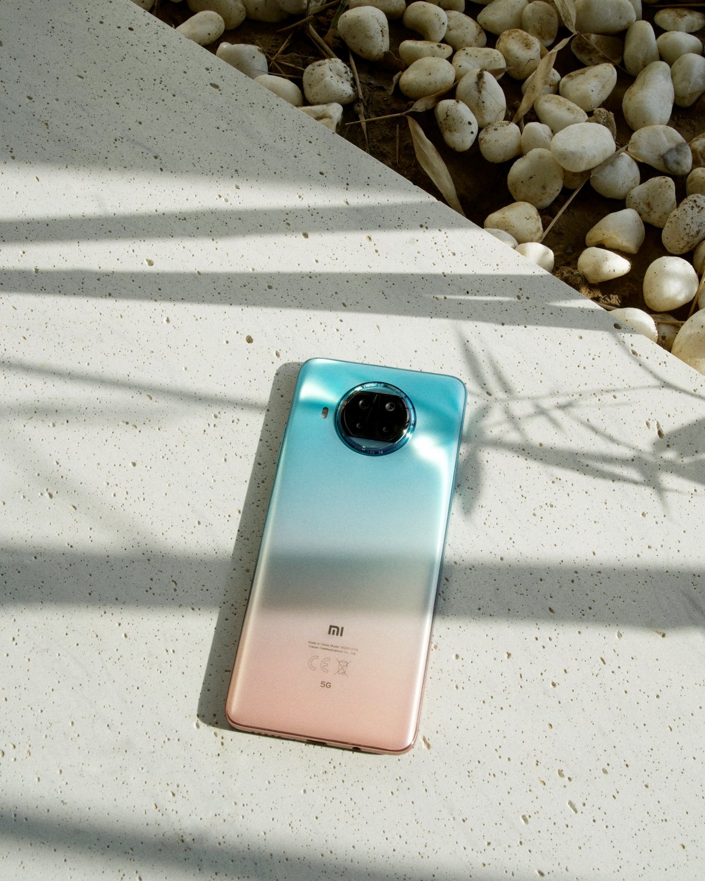 This time, we also tried out a very creative color on the #Mi10TLite. Rose Gold Beach. 🏖