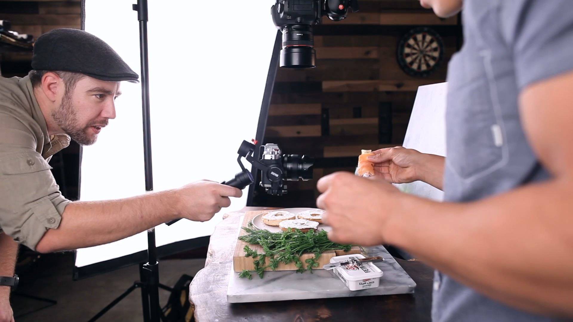 How to shoot a more professional food video with your smartphone and mirrorless camera?