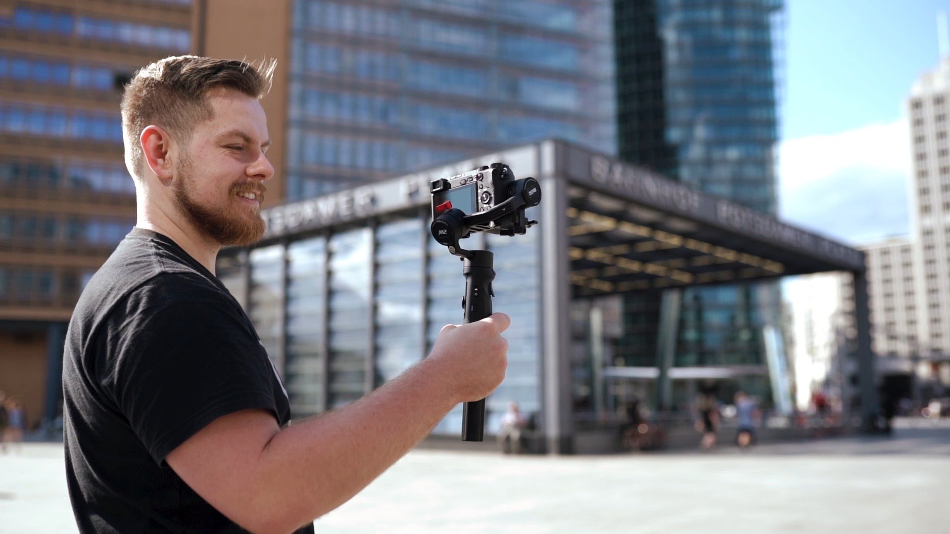 With #CraneM2, even beginners can make cinematic shots through various professional modes. Check it out to see how an amazing vlog can be shoot on #CraneM2 + #SonyA6400 & #HuaweiP30Pro