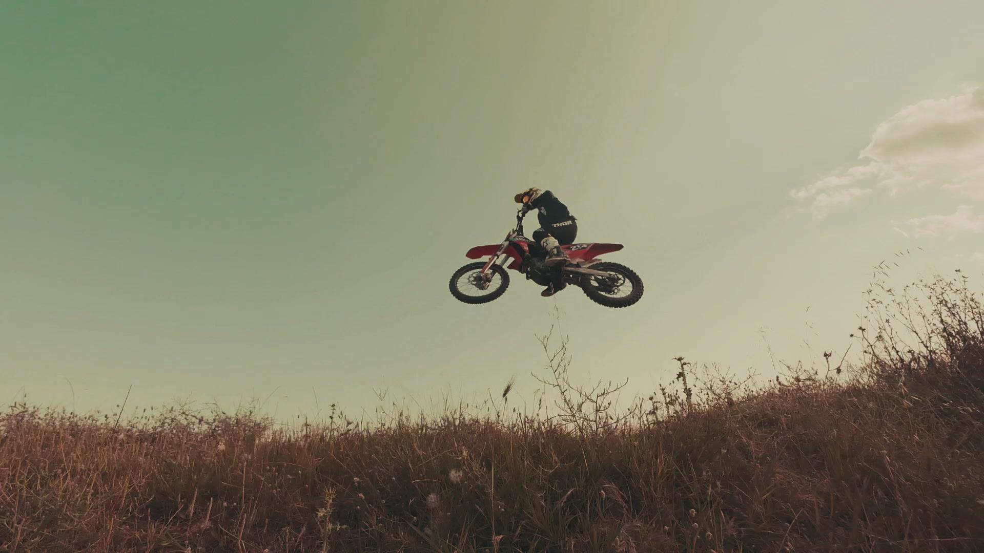 Dope! The BTS of motor cross shooting shot on Fuji XT-3 + Crane3Lab