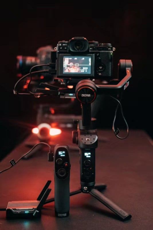 #Zhiyun #WeebillS supports the control of ISO, Exposure Compensation, taking pictures, and recording videos of #FujifilmXT3 via image transmission transmitter and USB cable 🙌🙌