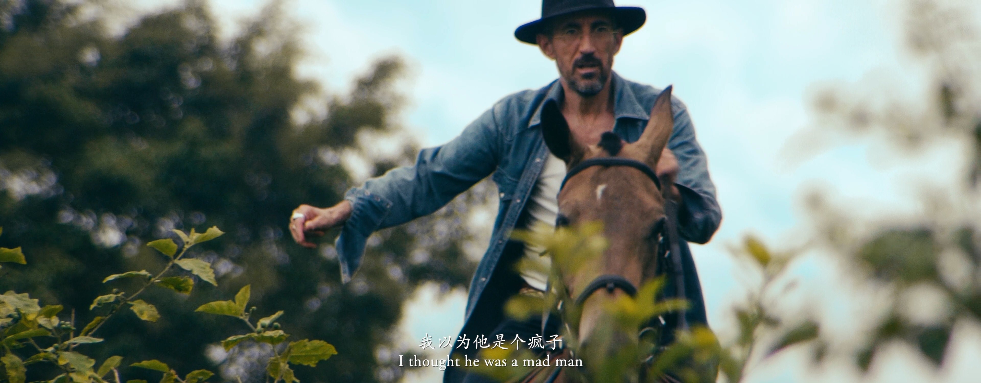 Originally the director and the actor intended to film something about horse-riding skills, but they finally changed it into a 𝑷𝒐𝒆𝒕𝒓𝒚 𝒐𝒇 𝑹𝒊𝒅𝒊𝒏𝒈  Gear: Zhiyun #Crane3S  #GH5  #GH5S