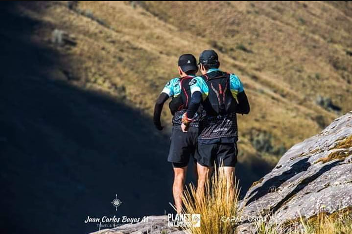 "La felicidad está hecha para ser compartida" Fotografía enviada por: Erick P Dorado Excelente fin de semana amigos! ... Somos 