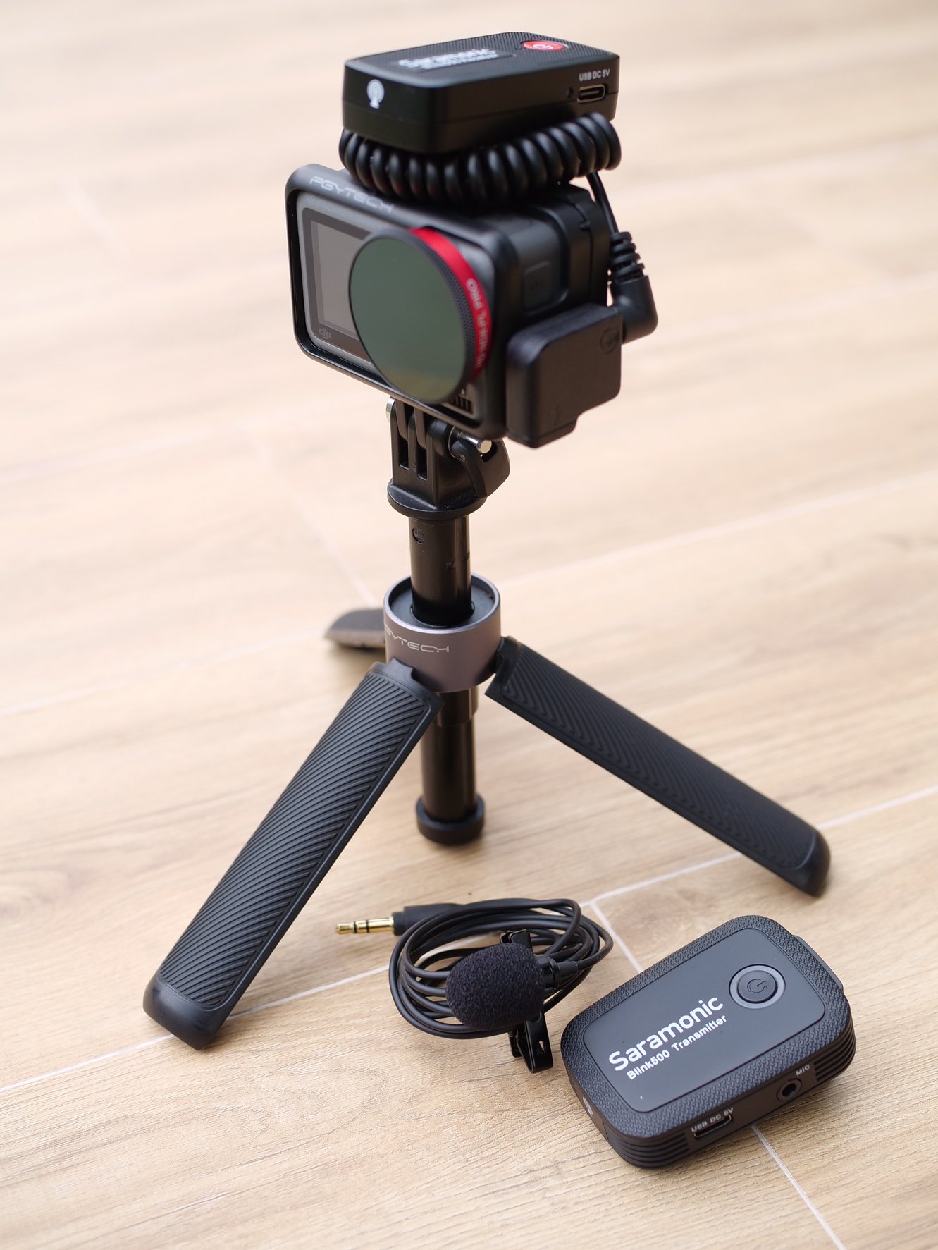 Osmo Action Vlog Set นี้ลงตัวเลยทีเดียว  ประกอบร่างด้วย Vlog Case // Adapter Mic // Tripod set // ND filter // Blink 500 Wireless Microphone สอบถามรายละเอียดสินค้าและโปรโมชั่นต่างๆได้ที่...